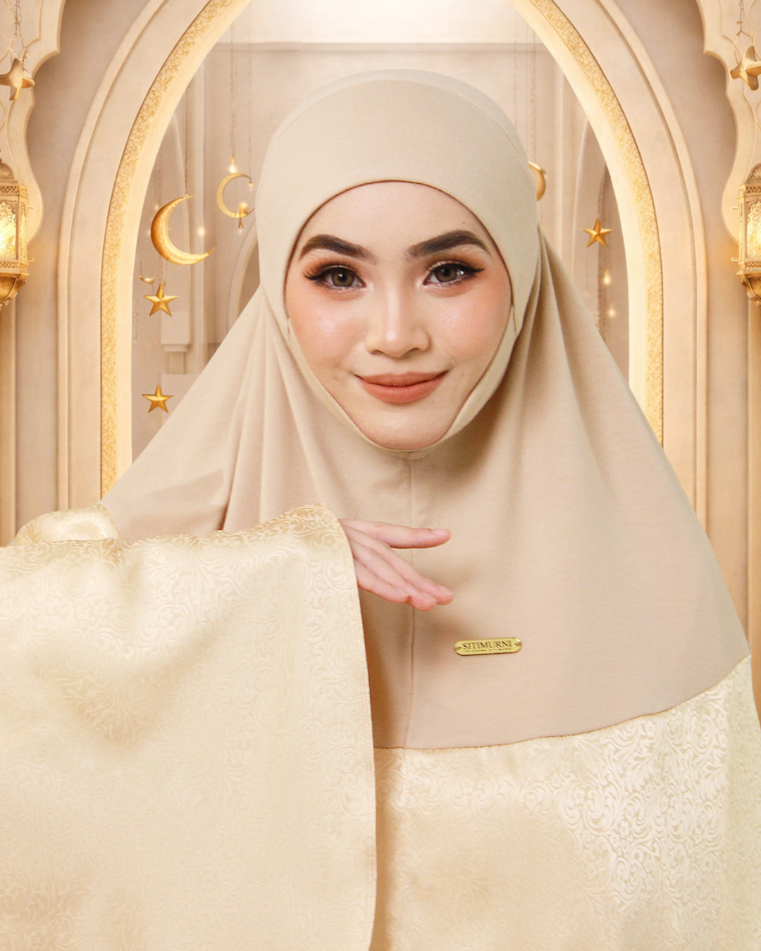 AURA RAMADHANI IN GOLDEN CREAM