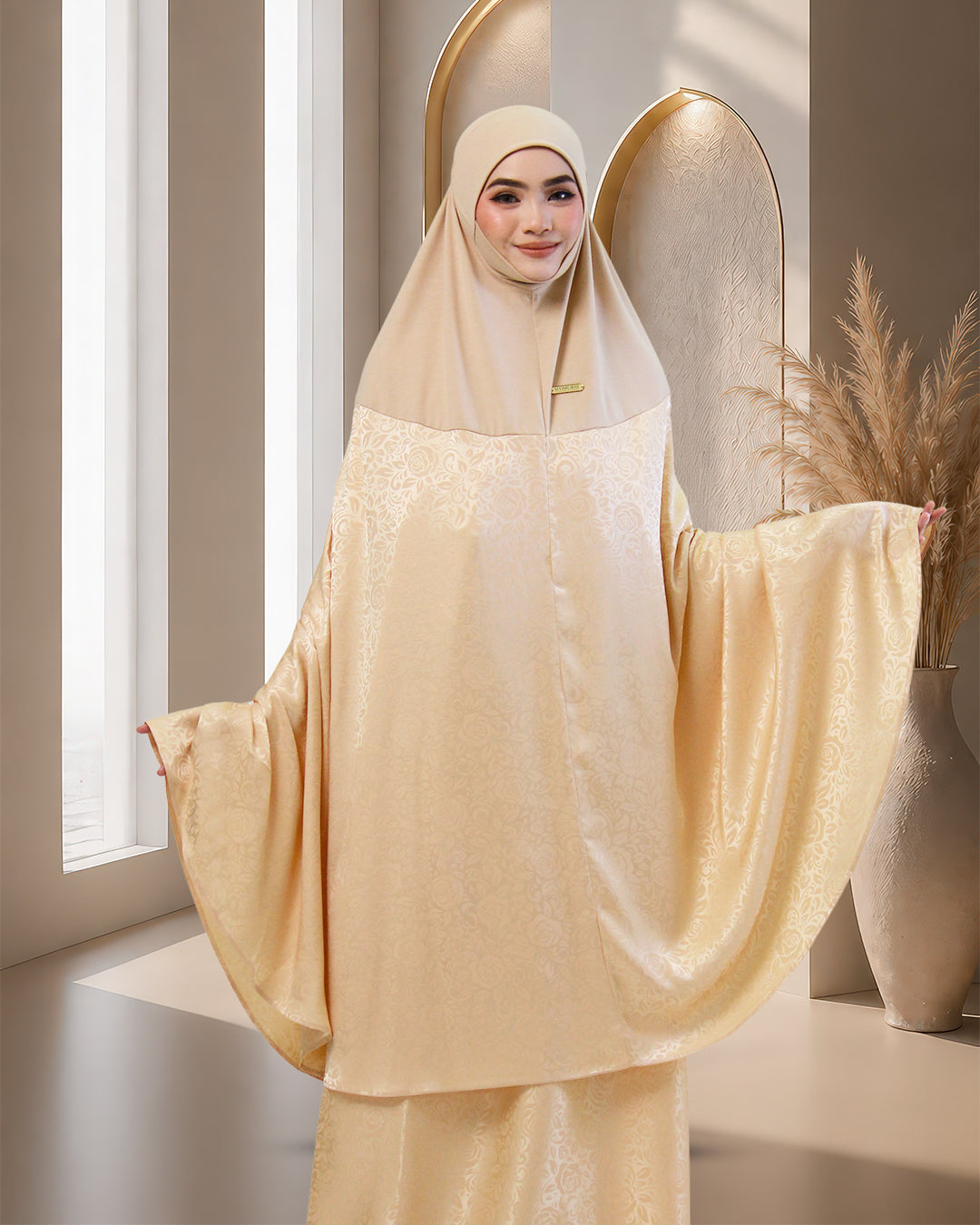 AURA SAFA IN GOLDEN CREAMY