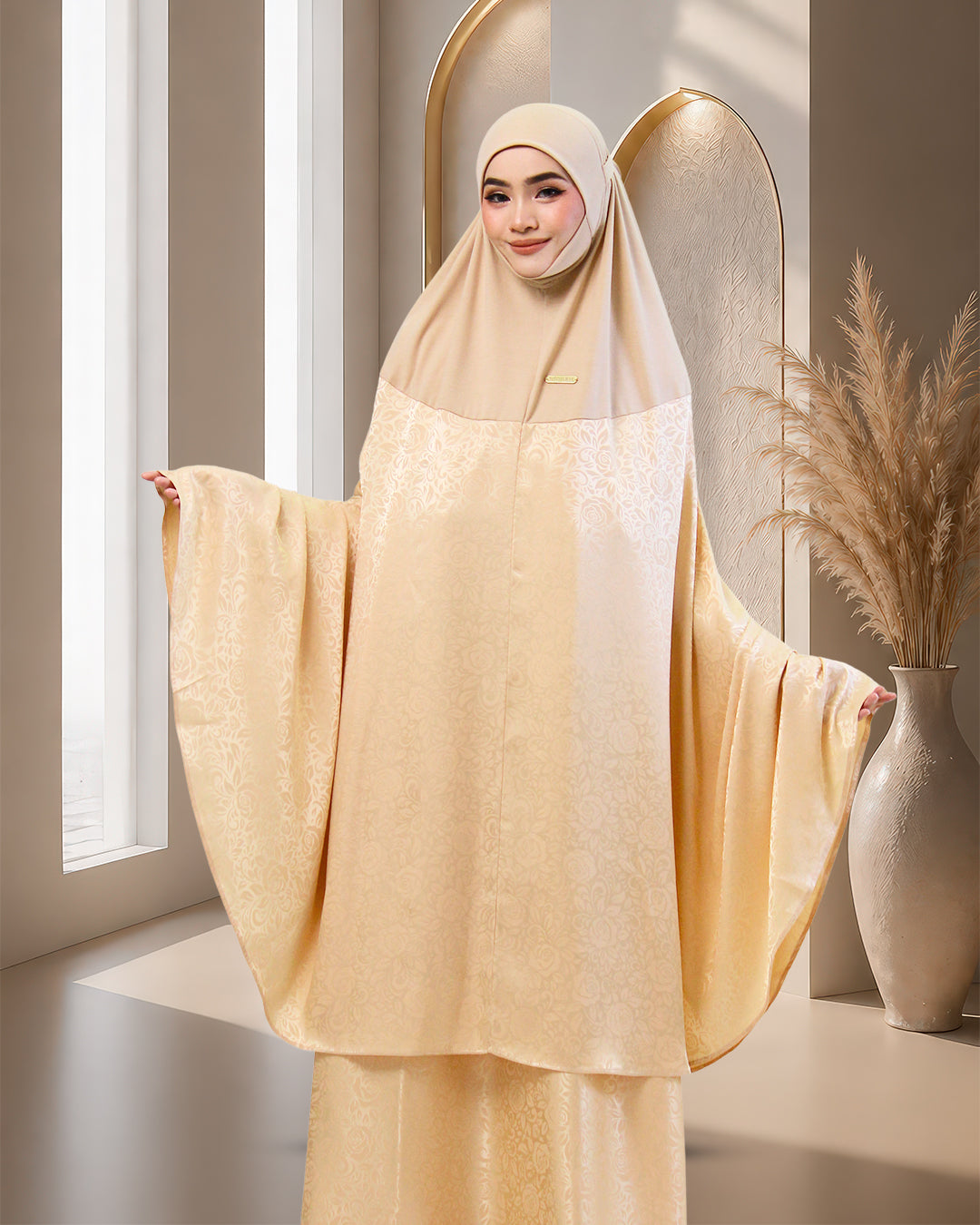 AURA SAFA IN GOLDEN CREAMY