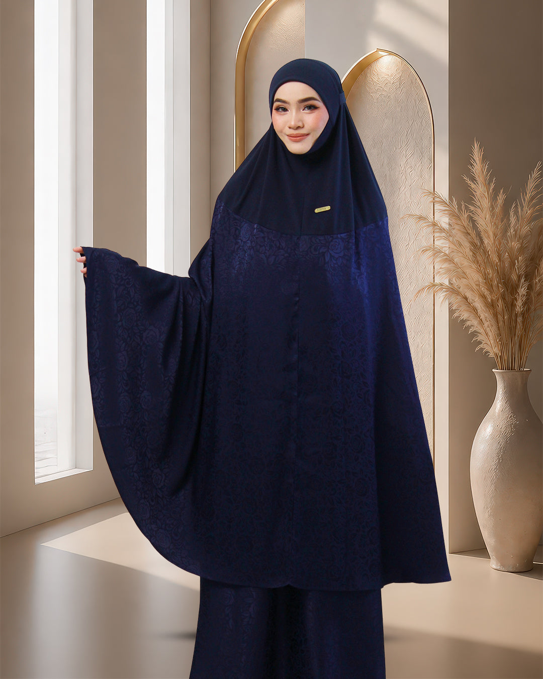 AURA SAFA IN NAVY