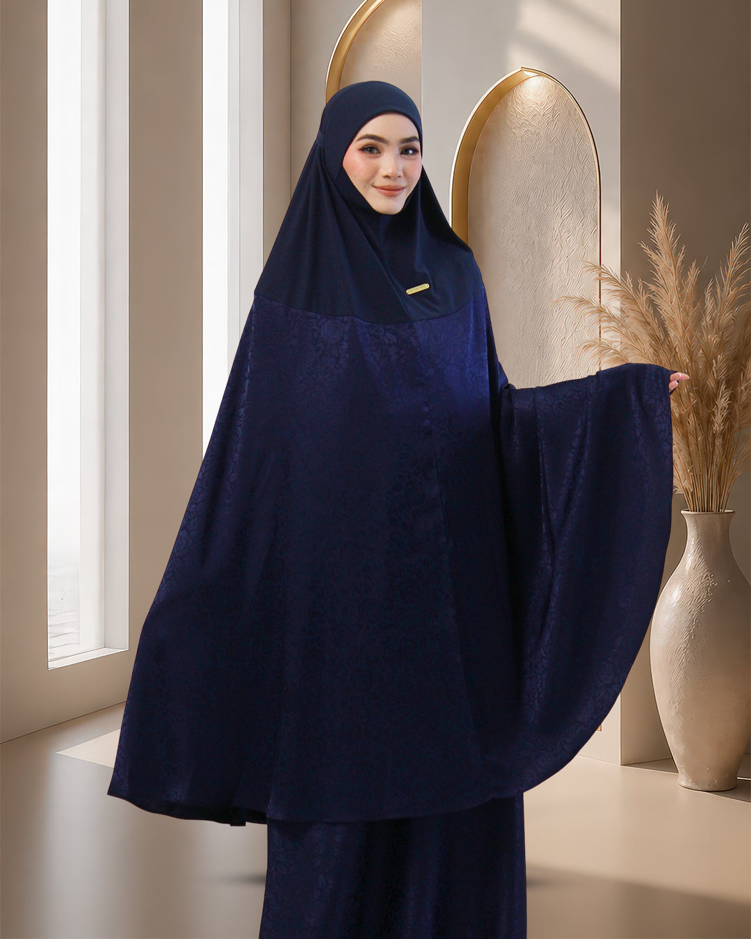 AURA SAFA IN NAVY