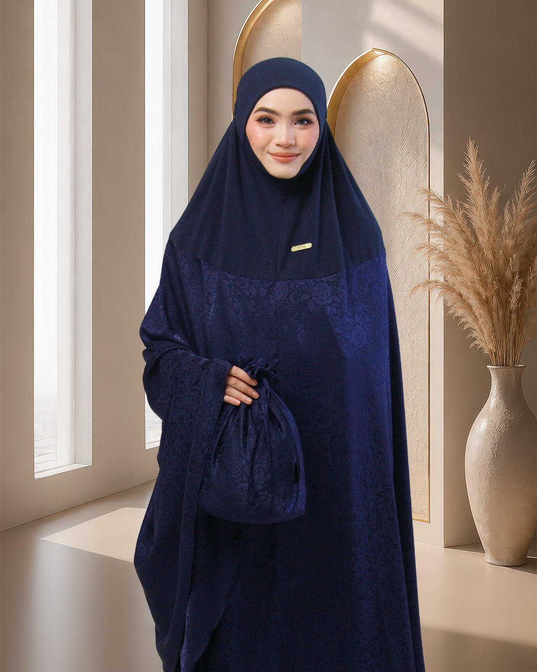AURA SAFA IN NAVY