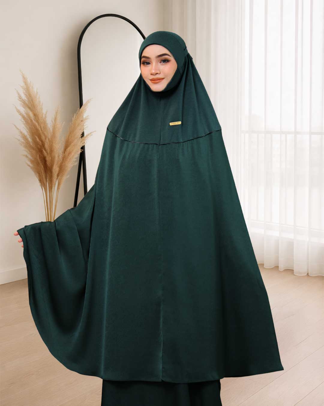 ALWANI IN SEAWEED GREEN