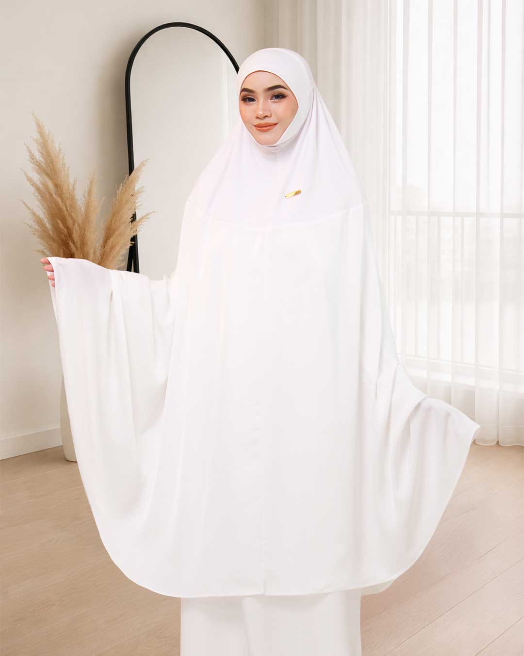 ALWANI IN SWISS WHITE