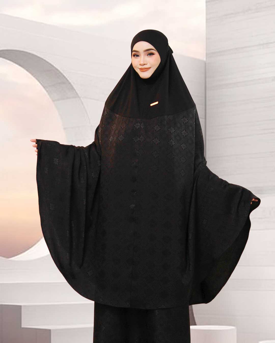 AURA MAHSURI IN BLACK