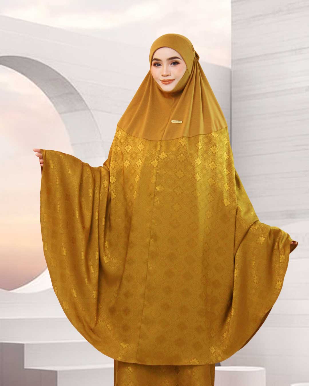 AURA MAHSURI IN GOLDEN