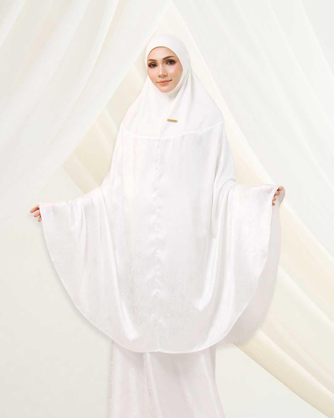AURA MAISARAH IN WHISPER WHITE