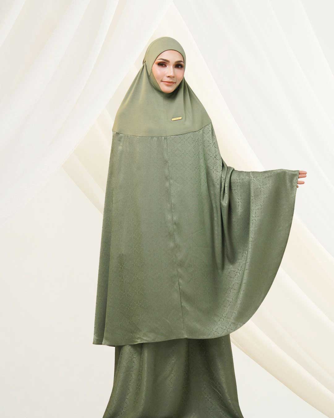 AURA SRIKANDI IN OCEAN GREEN
