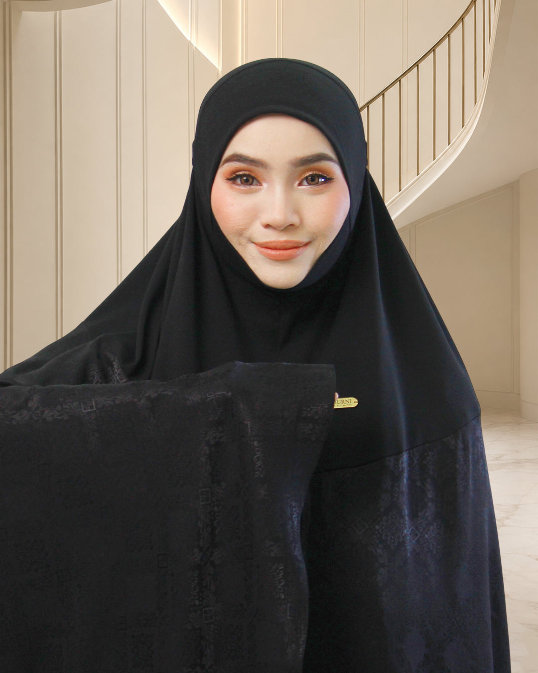 AURA MAHSURI IN BLACK