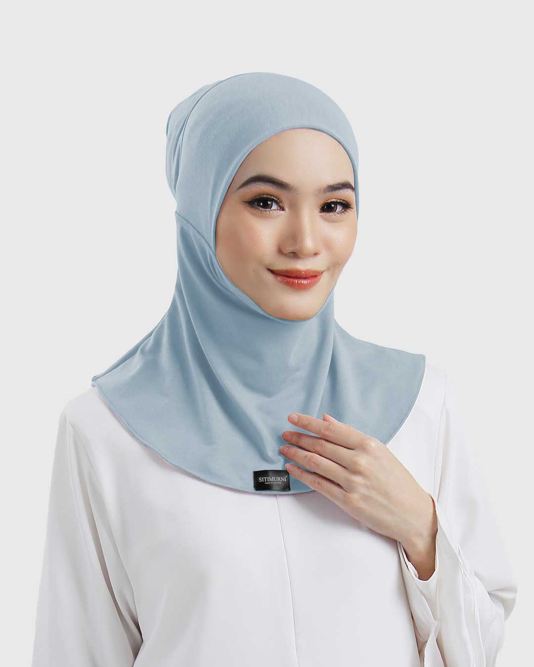 CLASSIC CHIN IN LIGHT BLUE