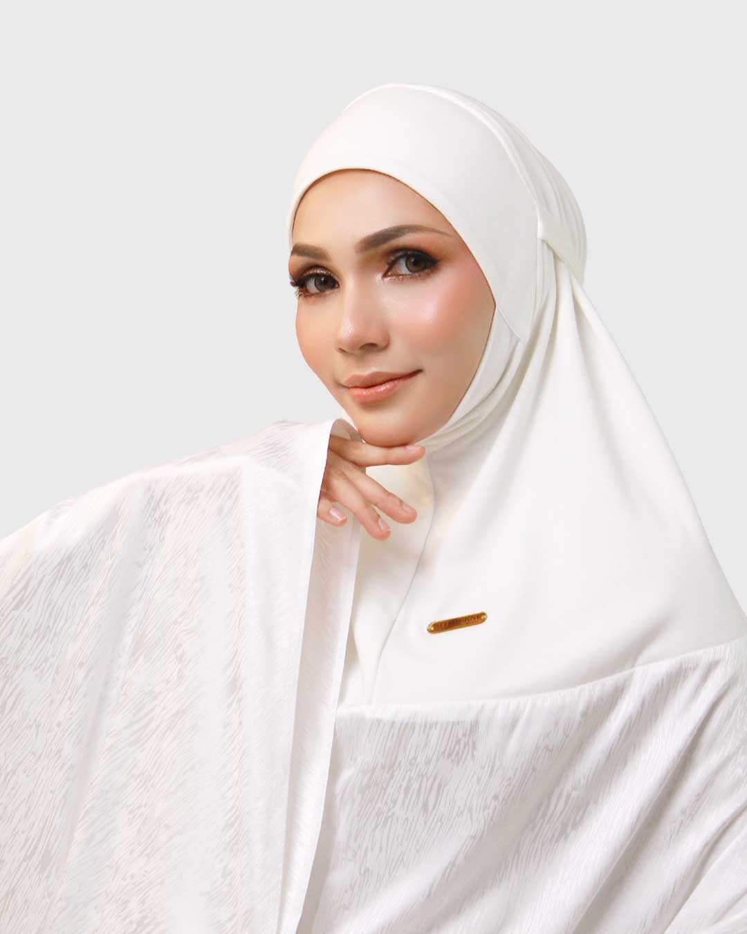 AURA MAISARAH IN WHISPER WHITE