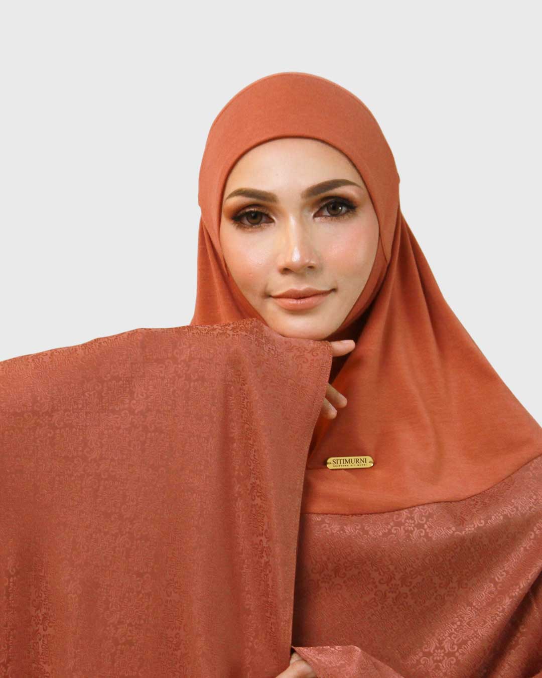 AURA SRIKANDI IN CLAY RED SAND