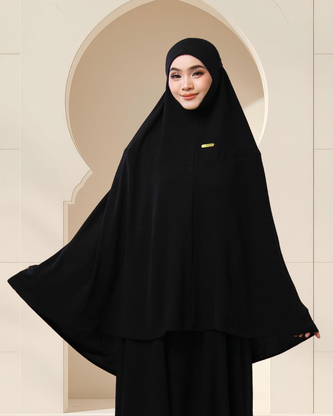 NUR HANNAH IN HANNAH BLACK