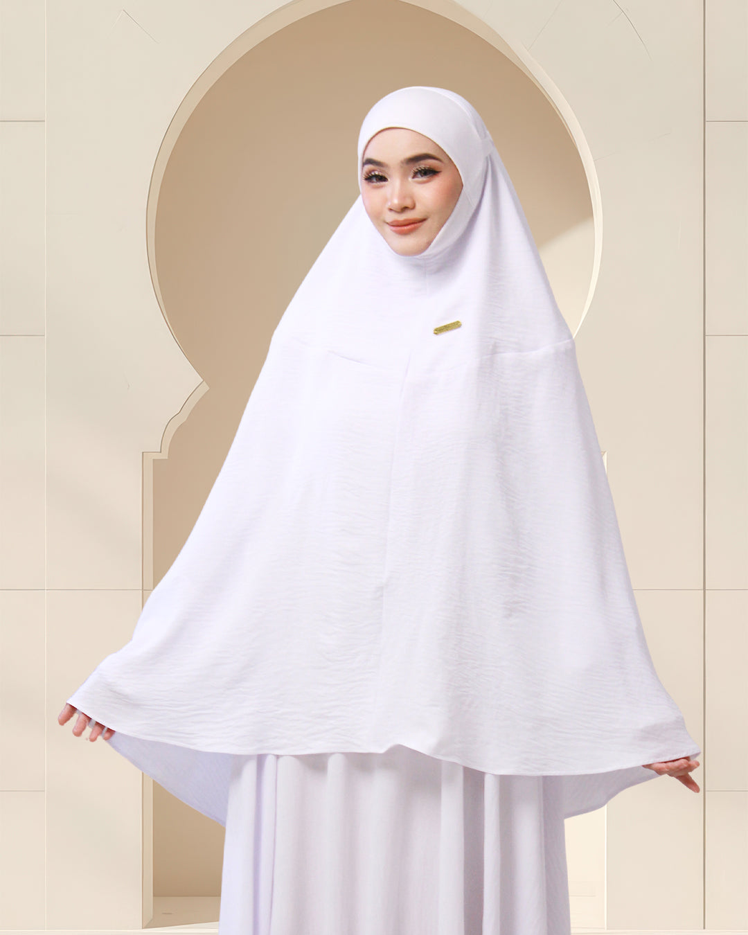 NUR HANNAH IN HANNAH WHITE