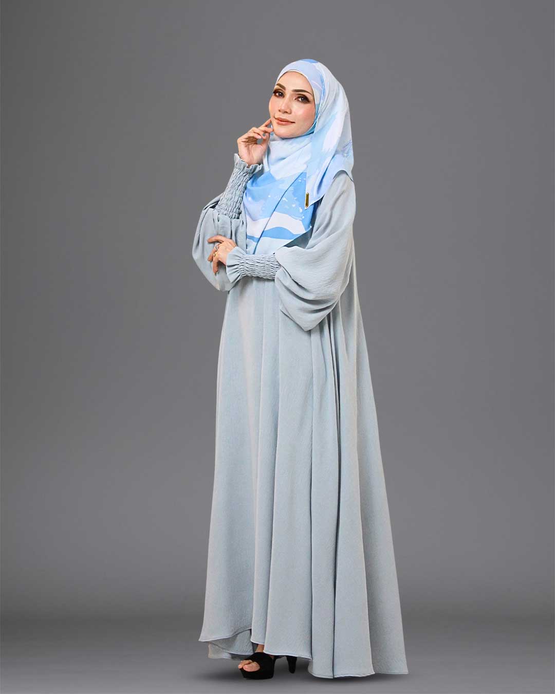 JUBAH ARAFAAH IN GLOSSY BLUE