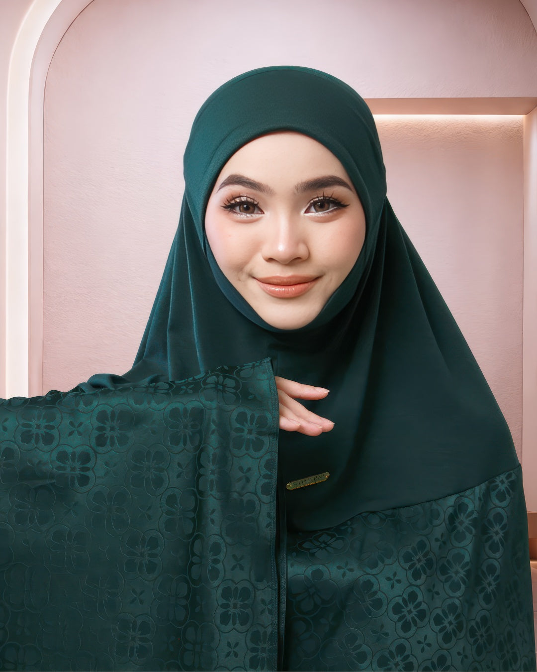 AURA KIRANA IN EMERALD GREEN
