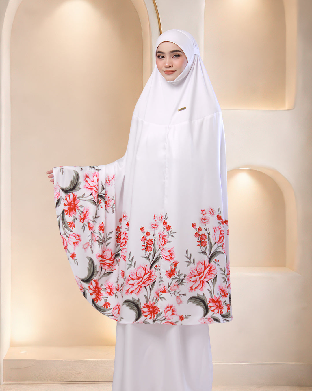 AZZAHARA IN WHITE