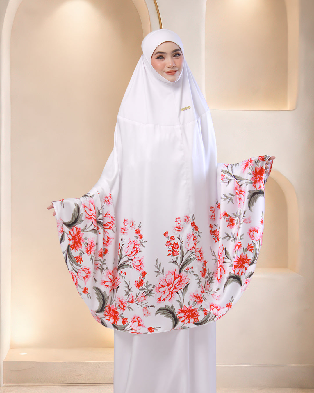 AZZAHARA IN WHITE