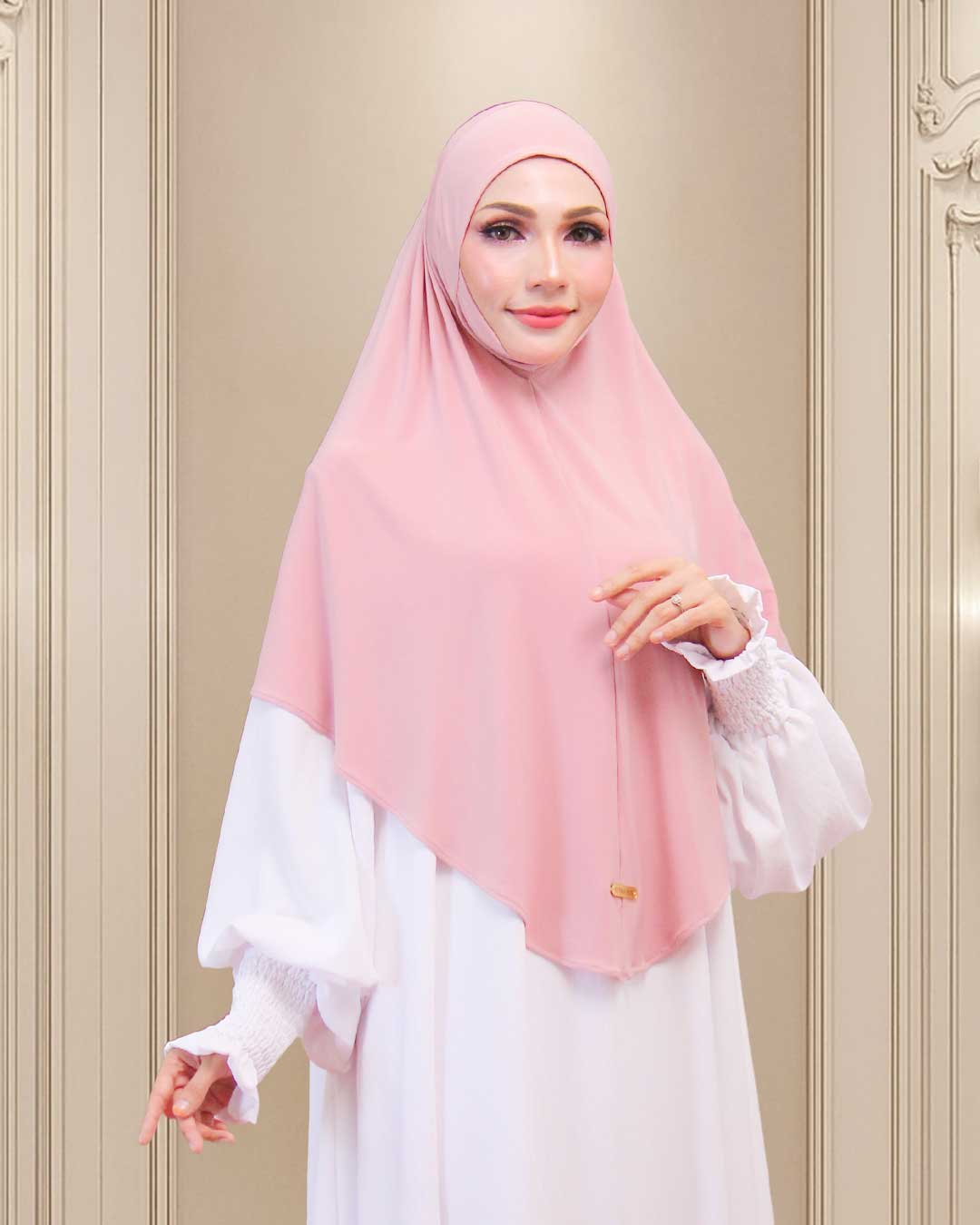 LUTFIYYAH IN CAMEO PINK