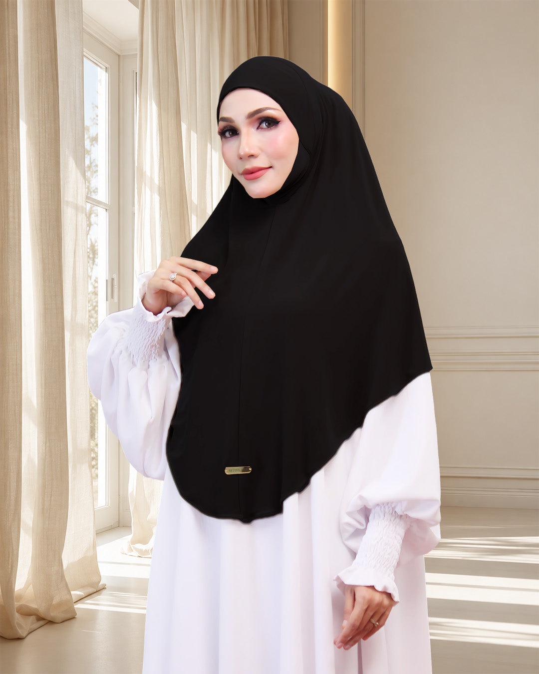 LUTFIYYAH IN PURE BLACK