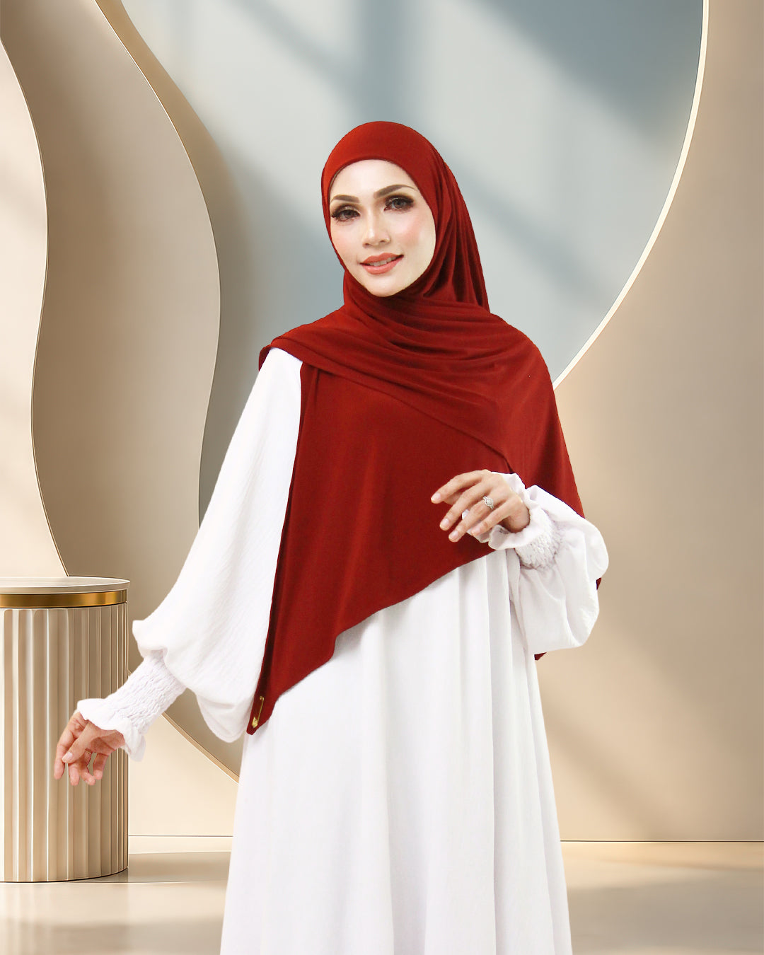 SENEJA IN MAROON