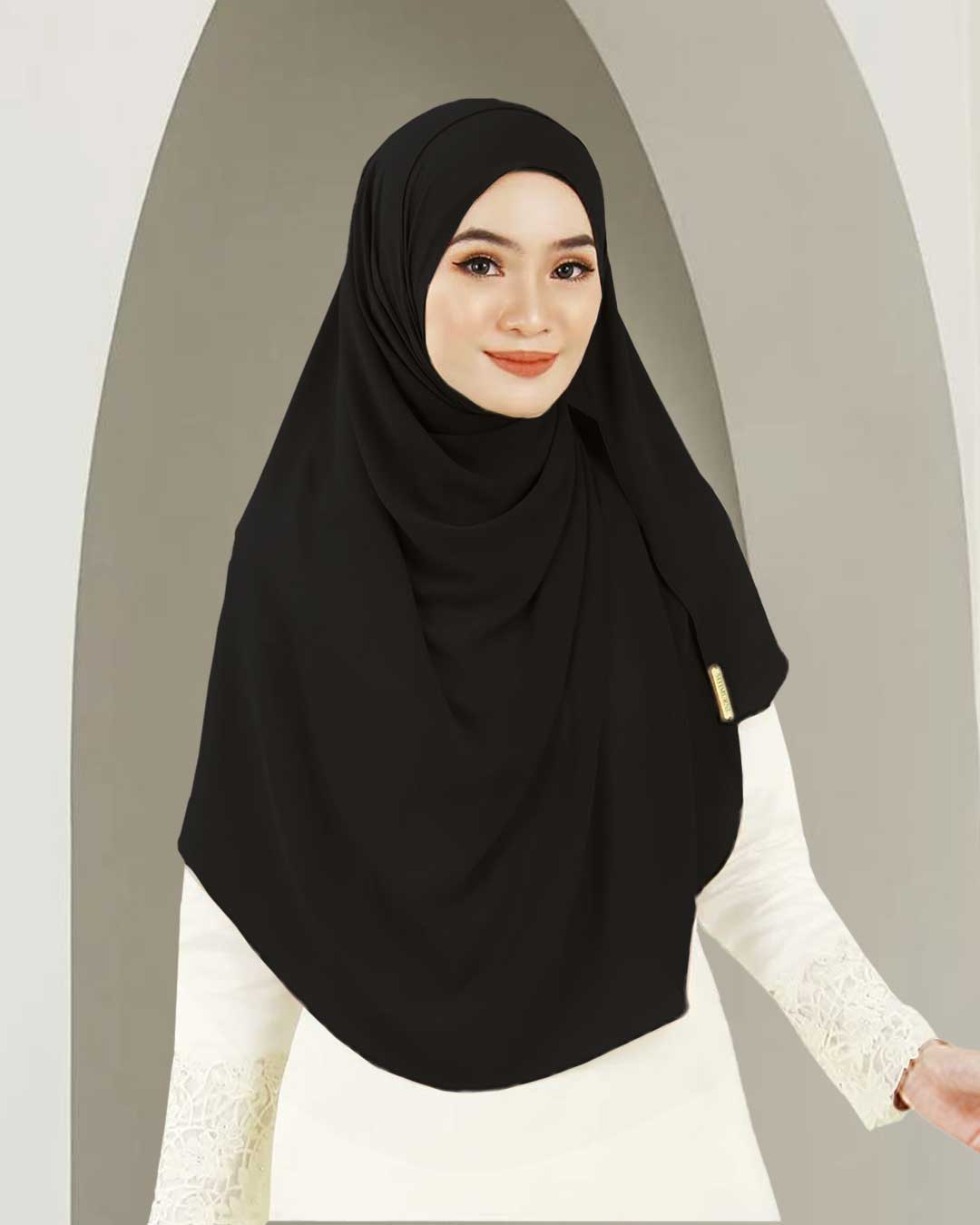 NUFA ALLURA DUBAI IN BLACK
