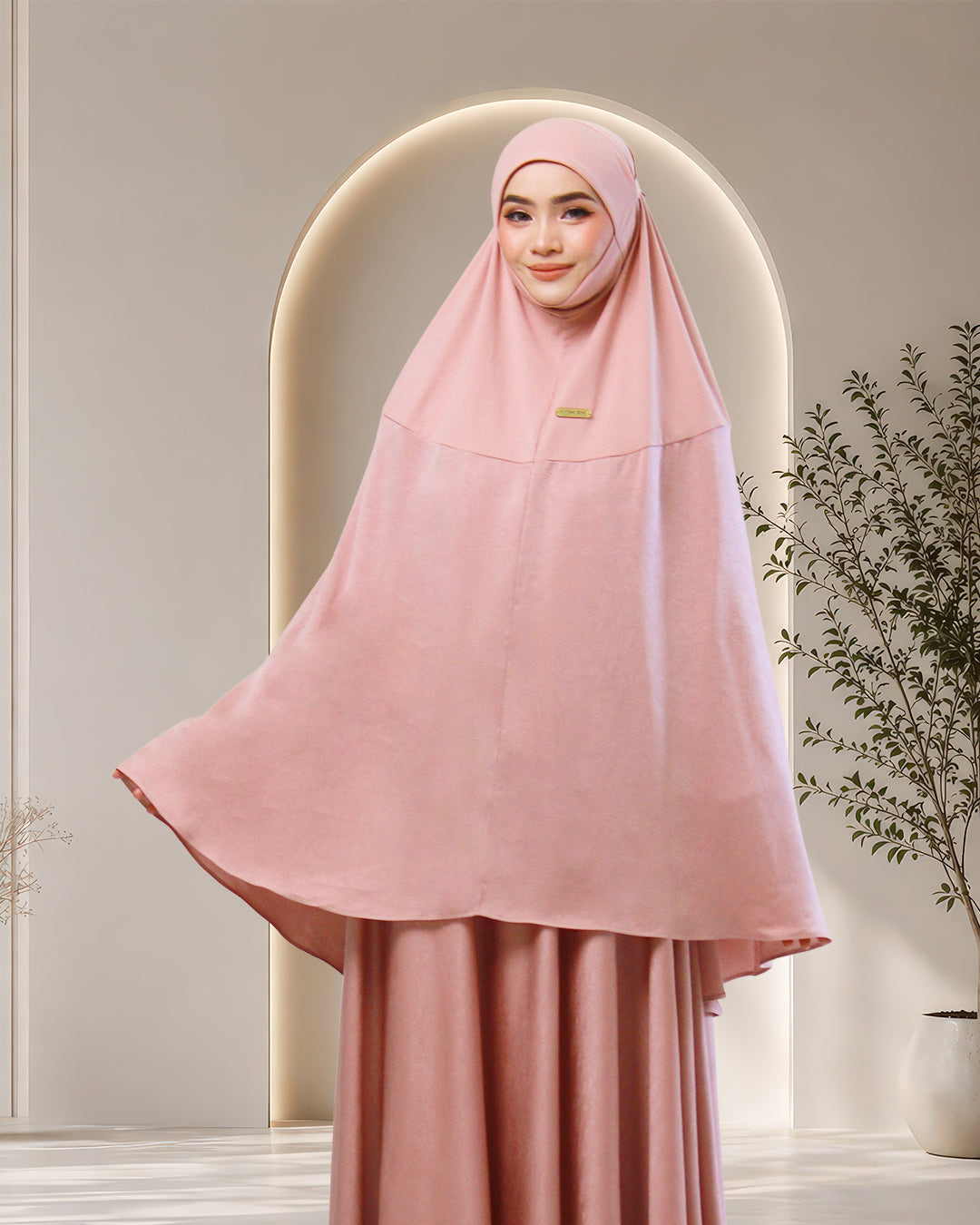 NUR UMRA IN PINKISH