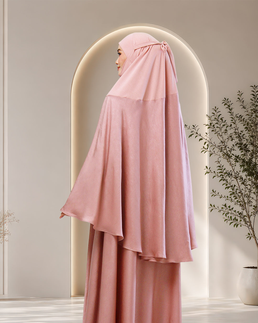 NUR UMRA IN PINKISH