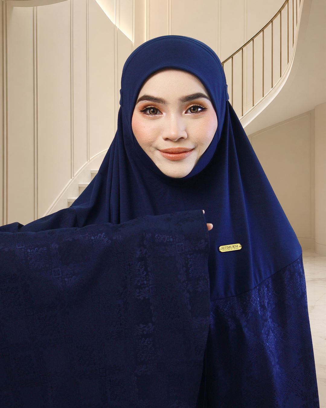AURA MAHSURI IN NAVY
