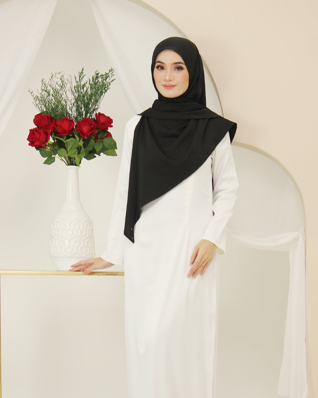 ISABELLA IN OBSIDIAN BLACK