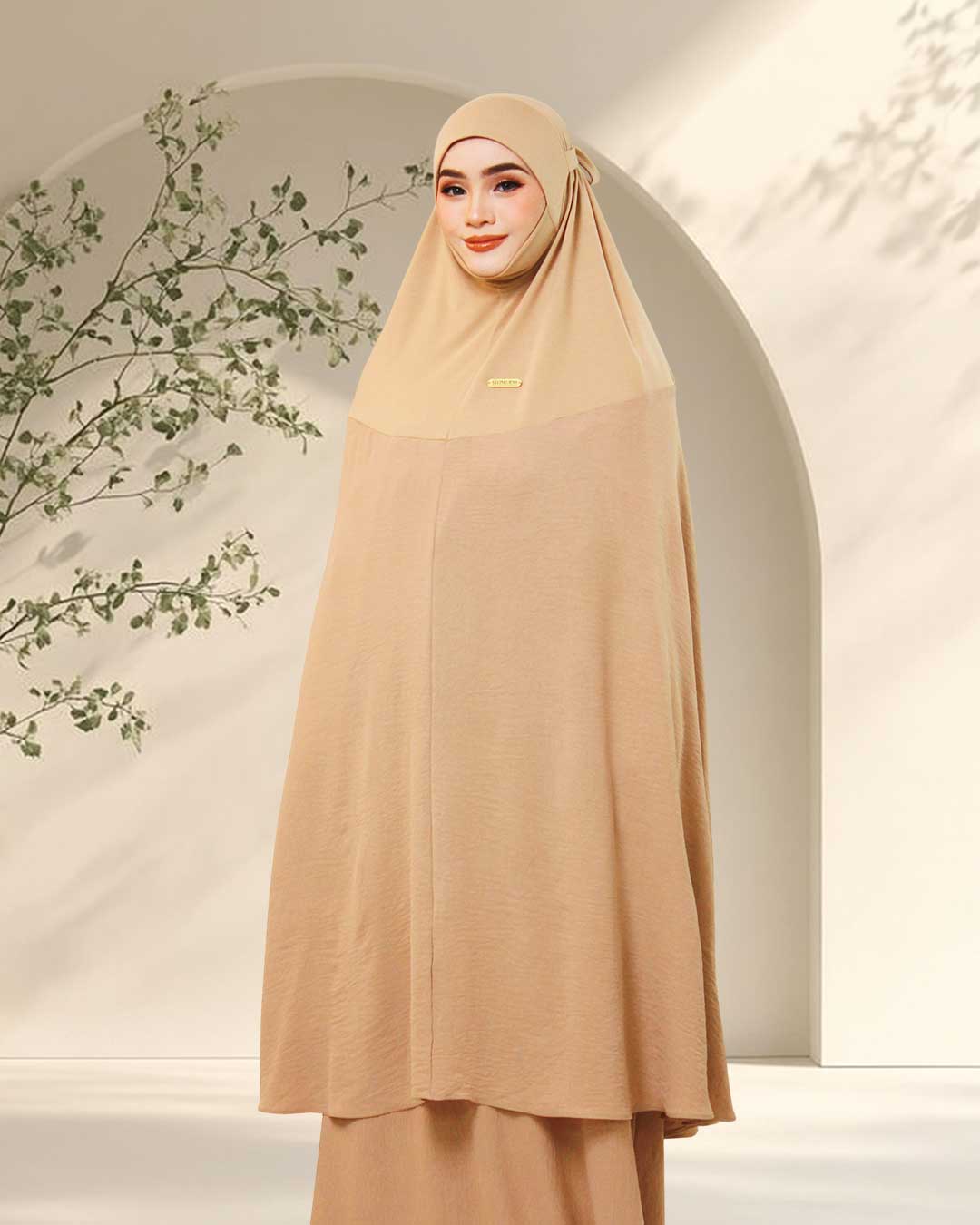 CATALINA IN SANDY NUDE