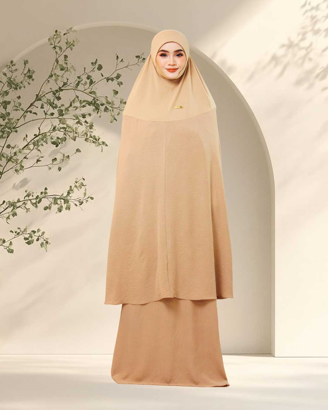 CATALINA IN SANDY NUDE