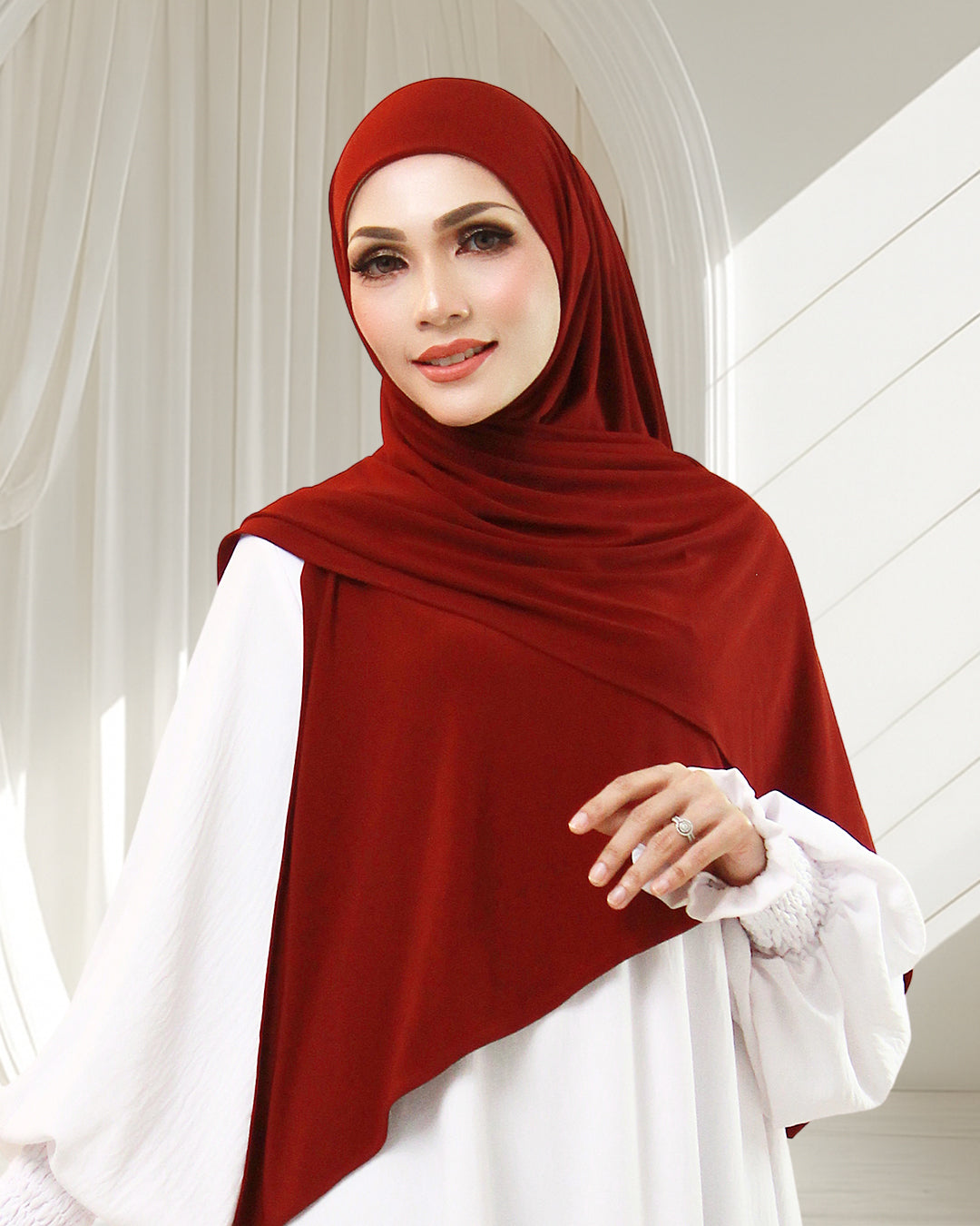 SENEJA IN MAROON