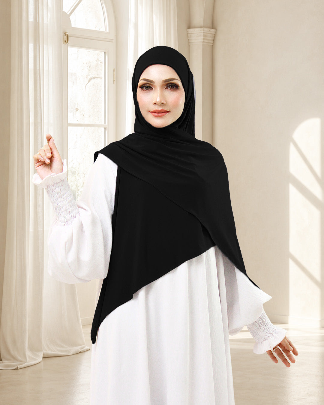SENEJA IN BLACK