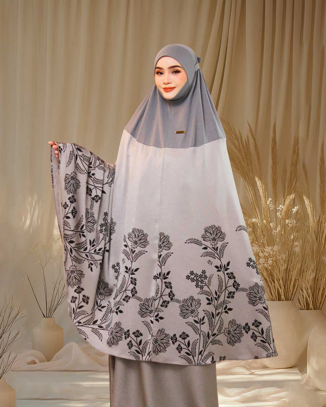 AVELIA ZAHRA IN GREY