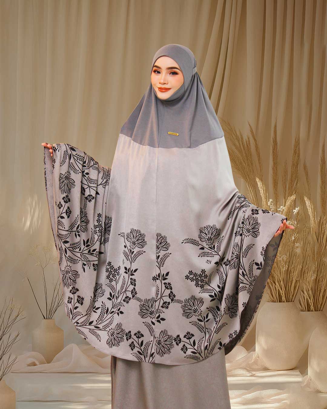 AVELIA ZAHRA IN GREY