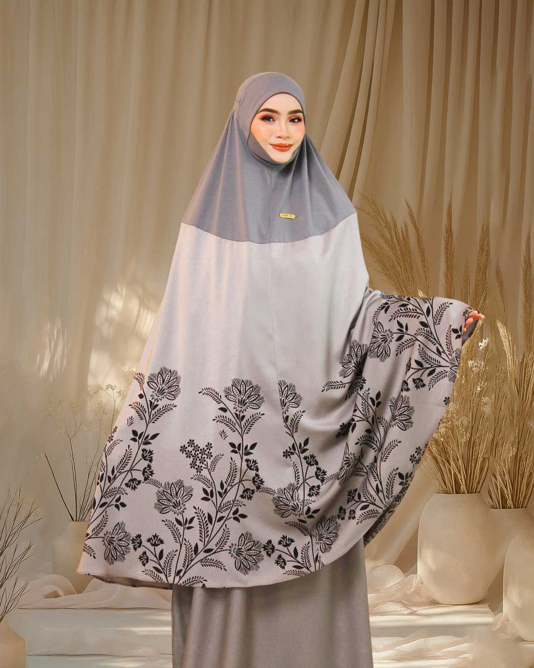 AVELIA ZAHRA IN GREY