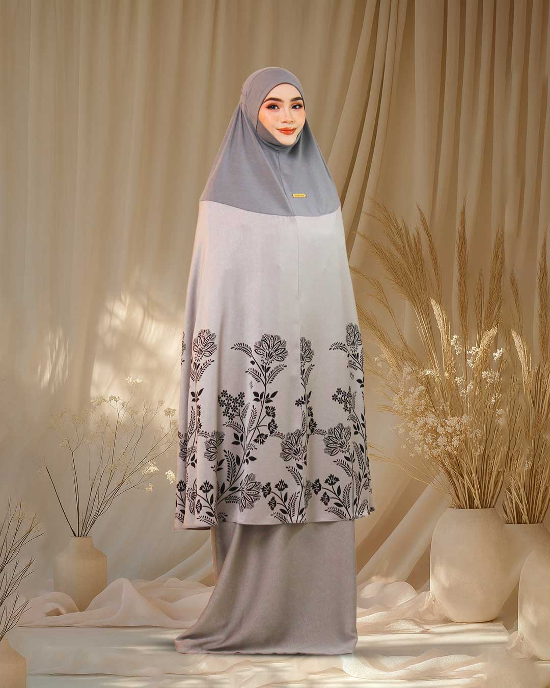 AVELIA ZAHRA IN GREY