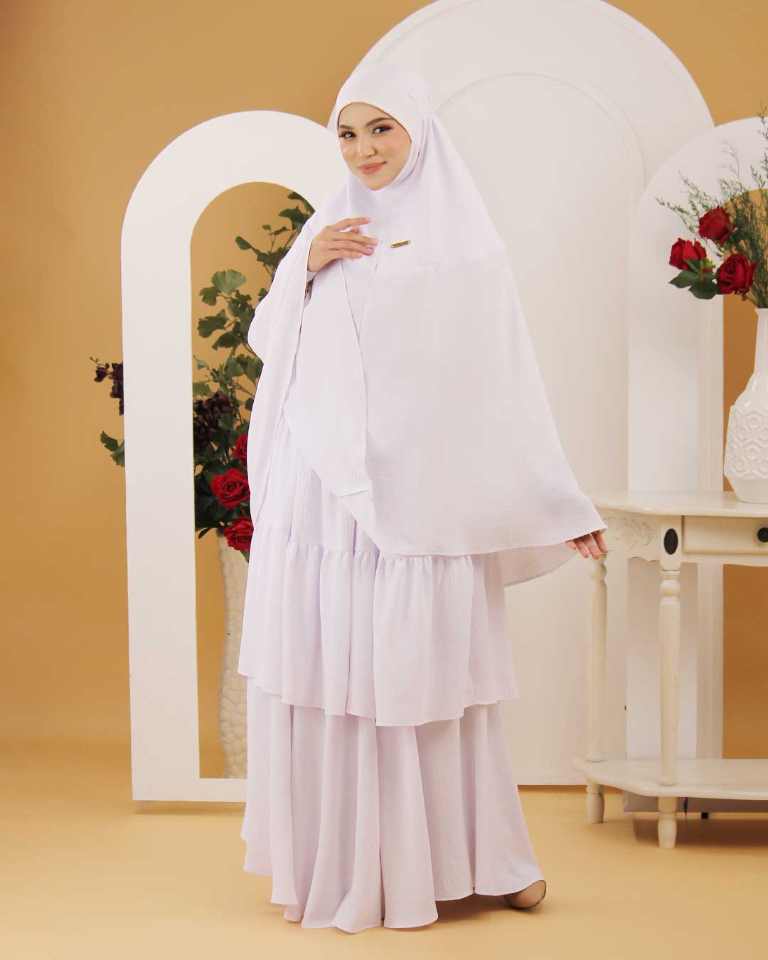 CELIEN IN WHITE HARMONY