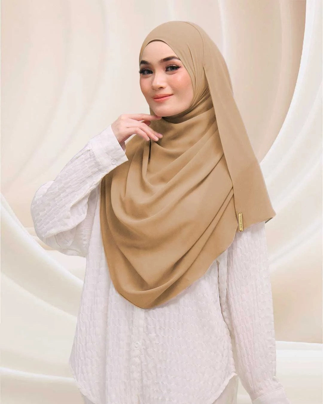 NUFA ALLURA IN SAND BROWN