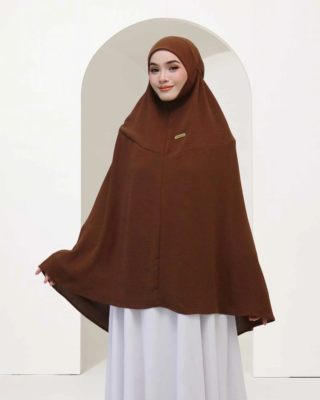 NUR HANNAH IN SEAL BROWN