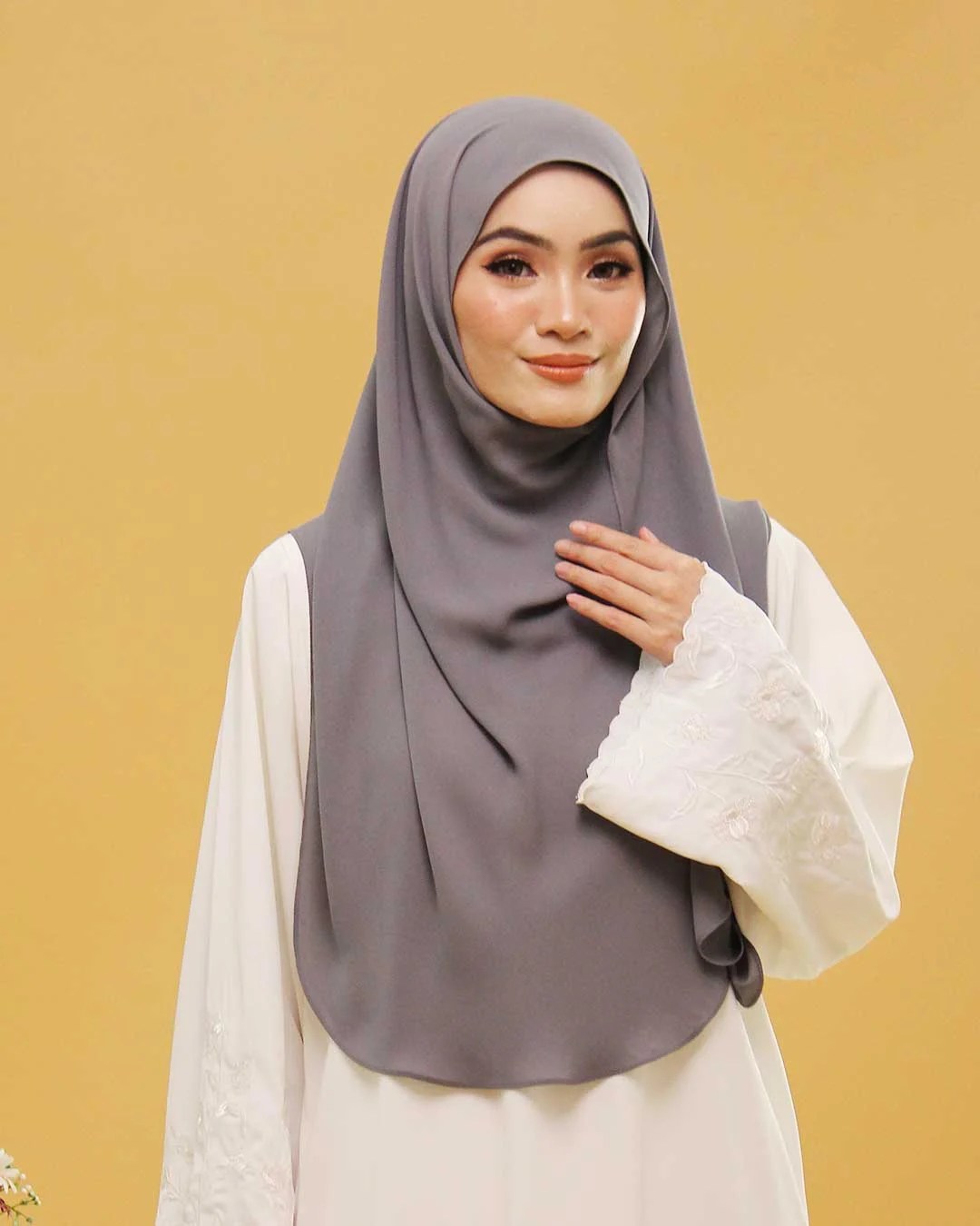 MUSTIKA IN PACIFIC GREY